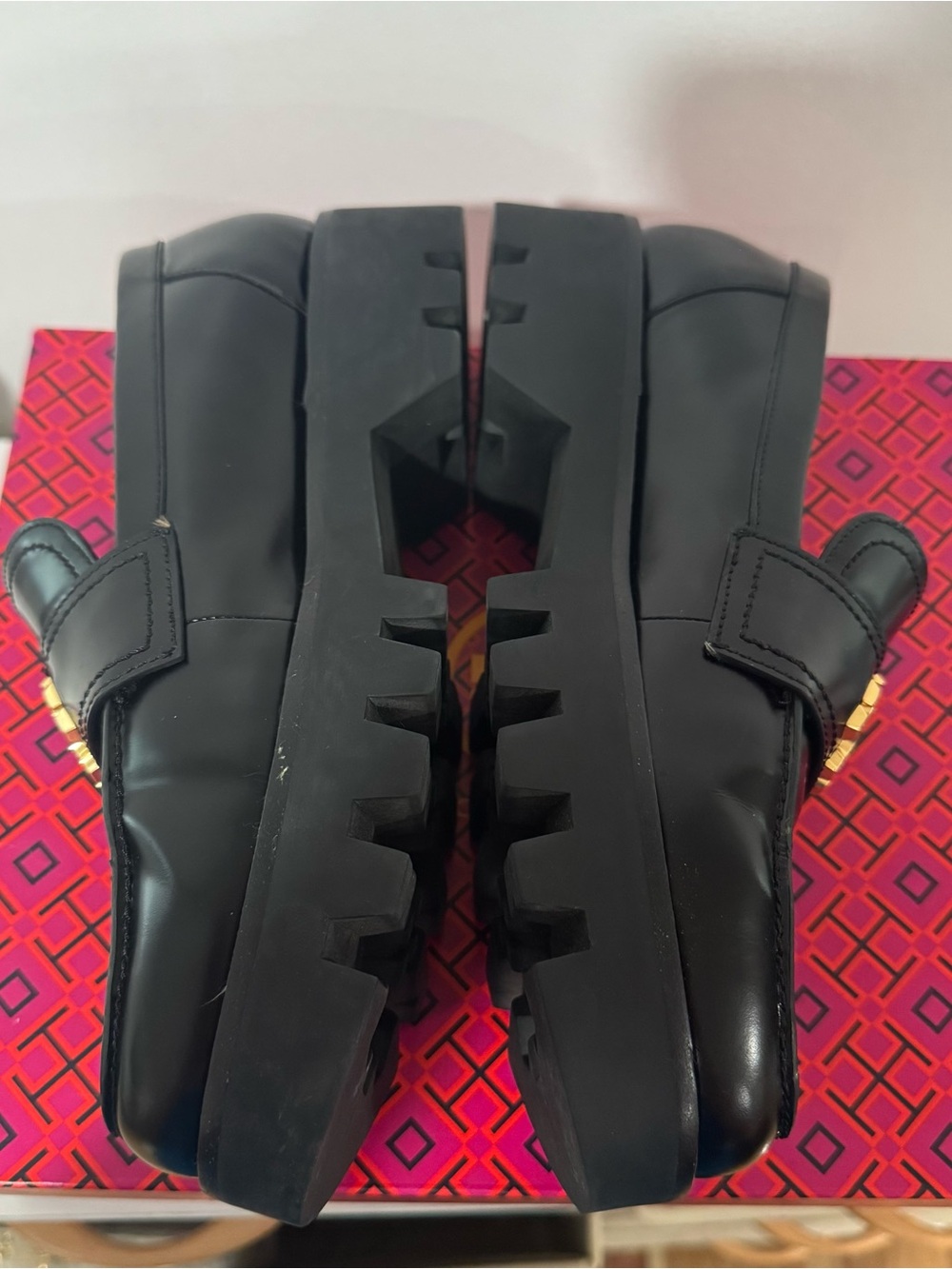 Tory Burch Mini Everly Chunky Lug Sole Leather Loafers Black Gold Logo 8.5 $398 - Picture 7 of 12